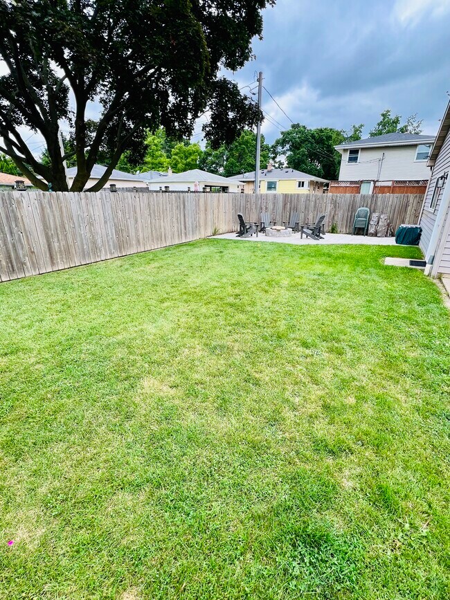 Backyard - 646 E Price Ave