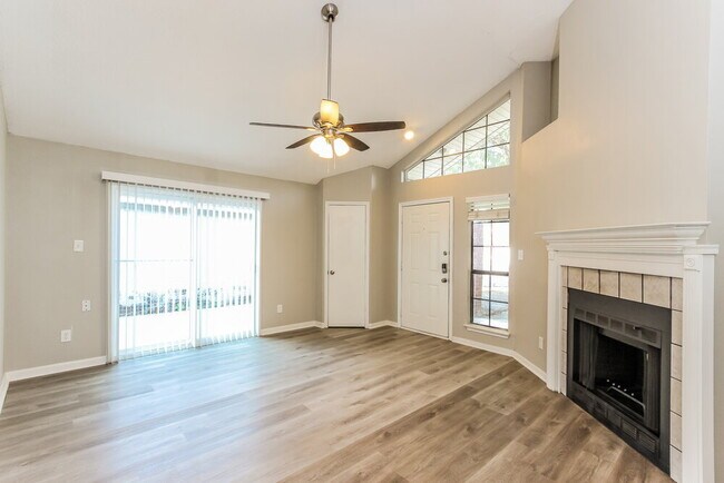 Building Photo - 6736 Poppy Dr