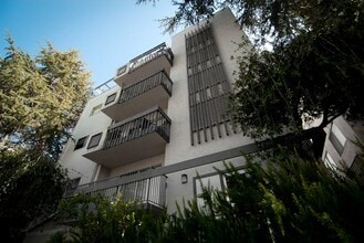 Building Photo - 2525 Benvenue Ave