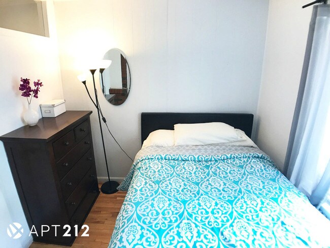 Foto del edificio - 335 E 33rd St