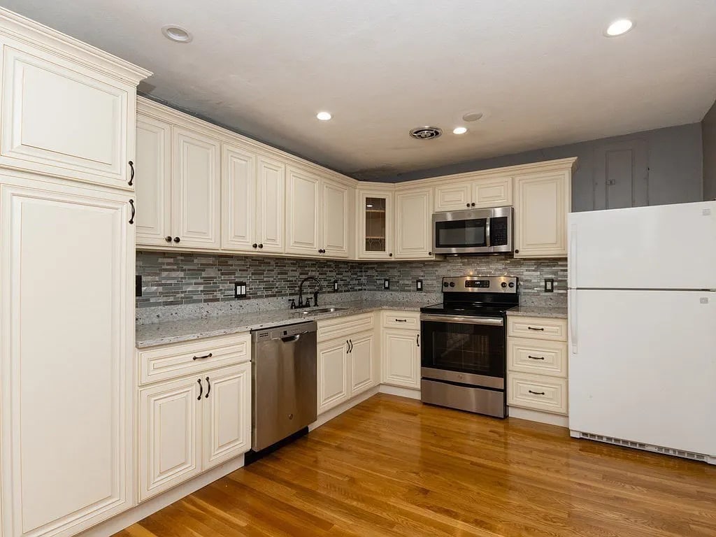 14 Riverside St, Watertown, MA 02472 14 Riverside St Watertown, MA