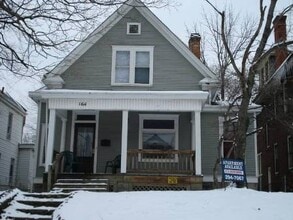 Building Photo - 164 E 13th Ave