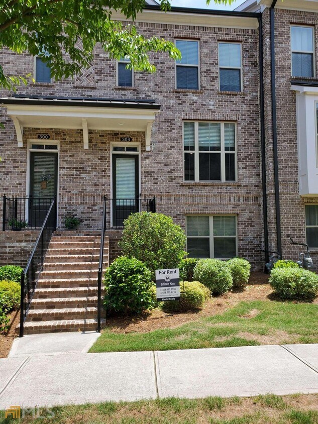 304 Marlowe Aly, Johns Creek, GA 30024 Townhome Rentals in Johns