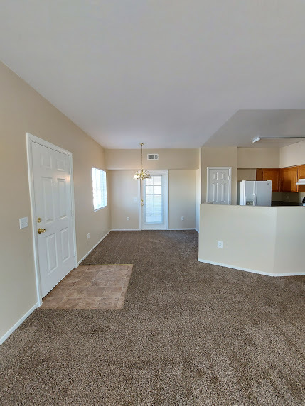 Building Photo - 3400 Cabana Dr