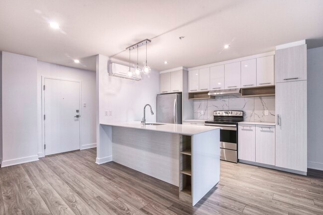 Building Photo - 9675 Av Papineau