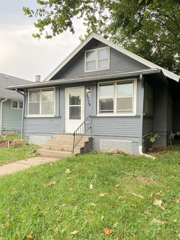 3 bedroom 1 bath house! - 3 bedroom 1 bath house!