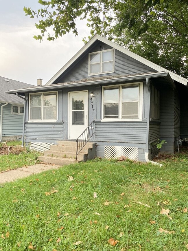 Building Photo - 5719 N 25th Ave