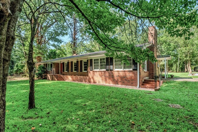 Foto del edificio - 1380 Ivywood Dr