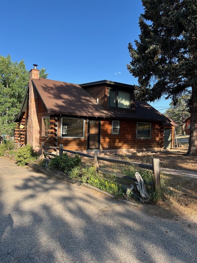 Primary Photo - 604 Aspen Ave