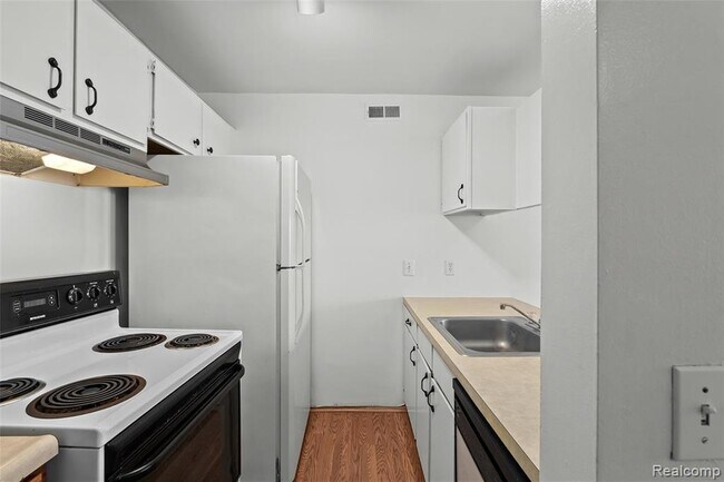 Building Photo - 8709 Candlewood Trail