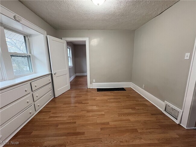 Building Photo - 1174 Tampa Ave