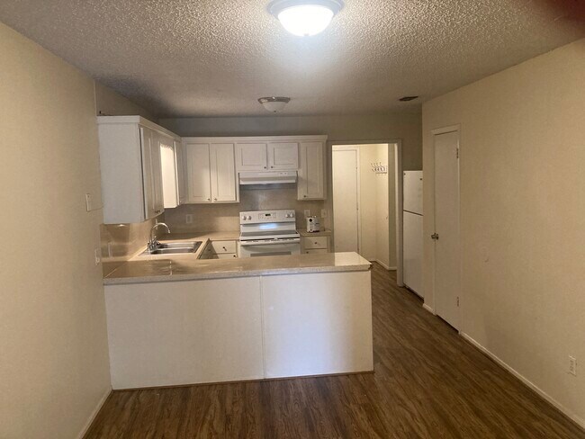 Building Photo - 8303 El Cerrito Pl