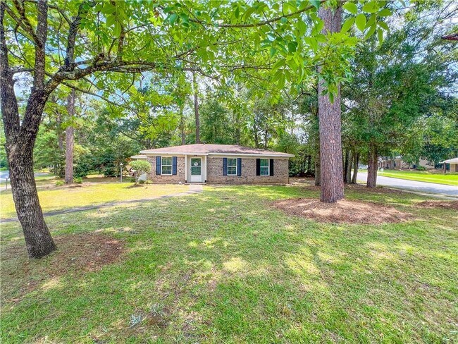 Building Photo - 1600 Pine Hill Ct