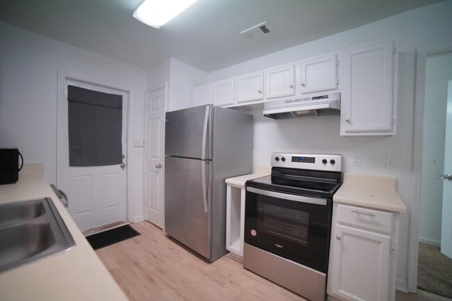 Building Photo - 1264 Ocala Rd