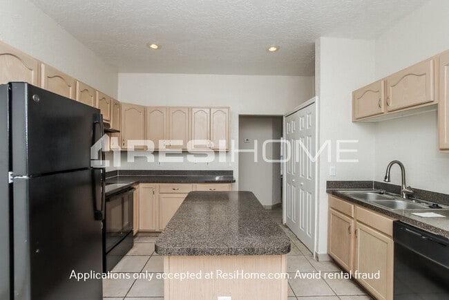 Building Photo - 730 Antilles Rd