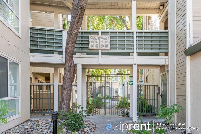 Foto del edificio - 2550 Oak Rd