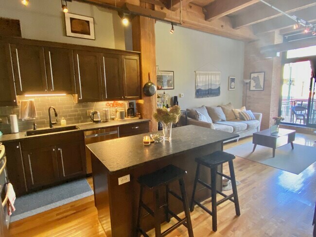 Foto del edificio - 1250 W Van Buren St