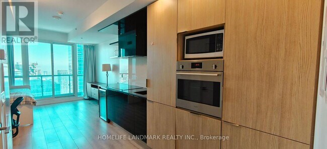 Building Photo - 70 Temperance St