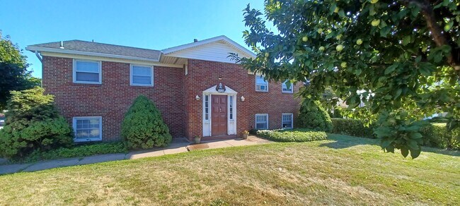 Foto del edificio - 3139 W Ridge Rd