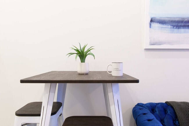 Building Photo - 240e E 75th St