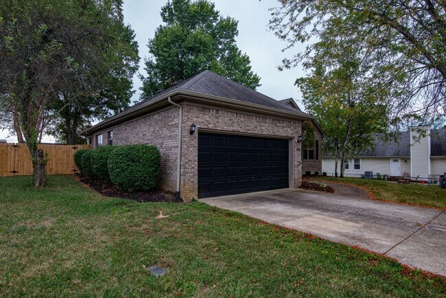 Foto del edificio - 426 Ridgecrest Rd