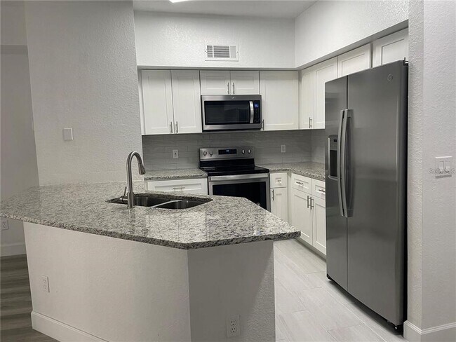 Building Photo - 824 Camargo Way