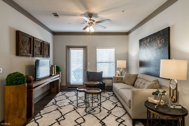 Building Photo - 1 br, 1 bath  - 102 W Grand Pkwy S