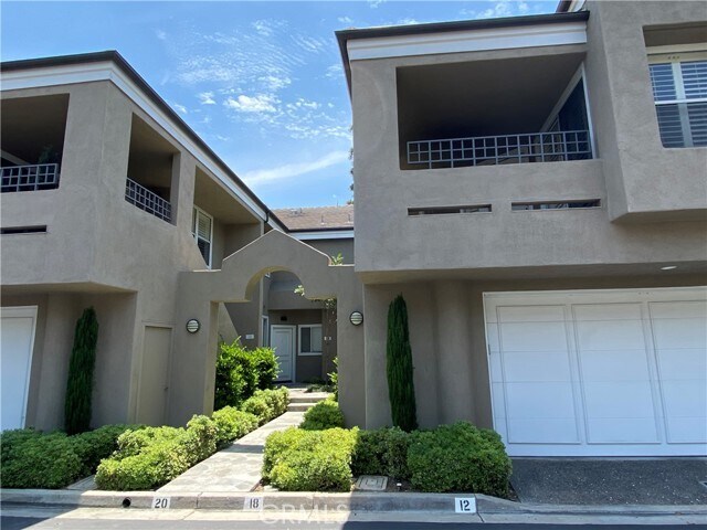 Primary Photo - 20 Baycrest Ct