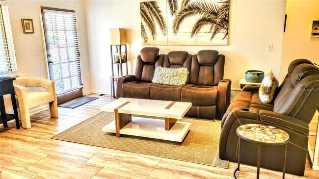 Foto del edificio - 3236 S Lockwood Ridge Rd