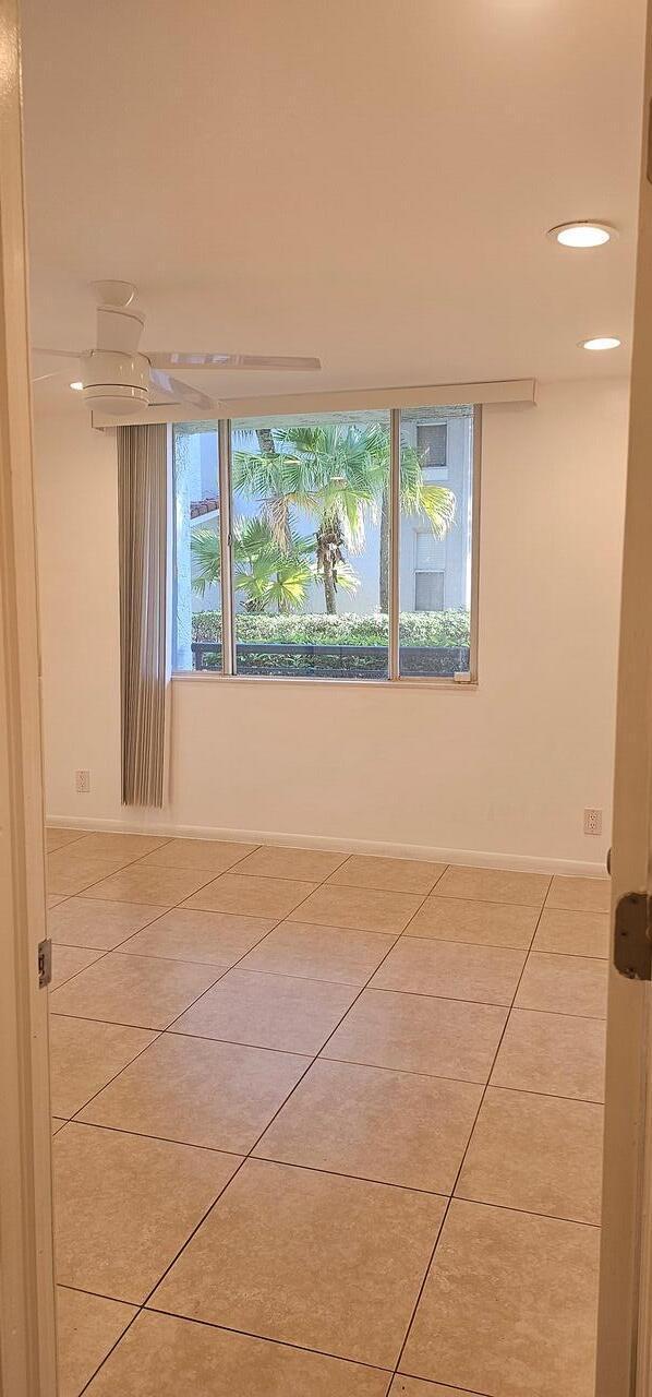 Foto del edificio - 711 Lyons Rd