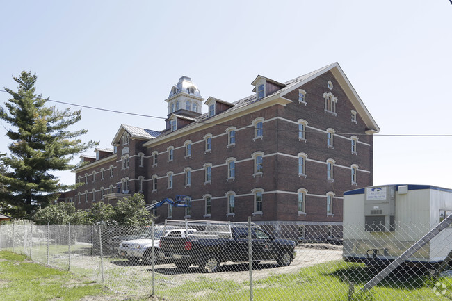 Building Photo - Liberty House at Cambrian Rise