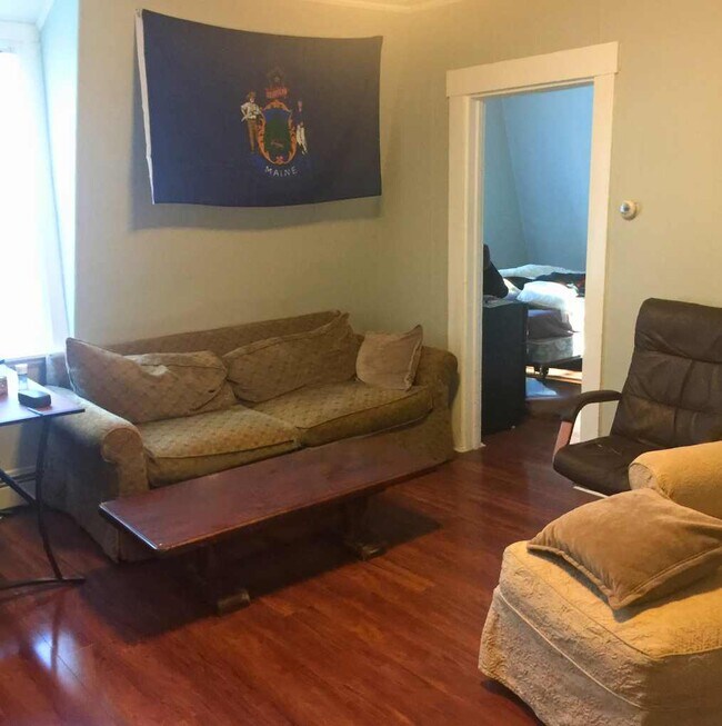 5 Forest Ave Unit 2, Orono, ME 04473 Apartments in Orono, ME