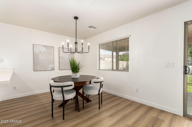 Foto del edificio - 479 E Dragon Springs Dr