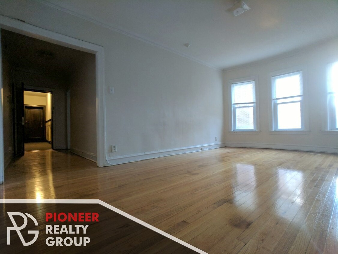 Foto principal - 5208 N Damen Ave