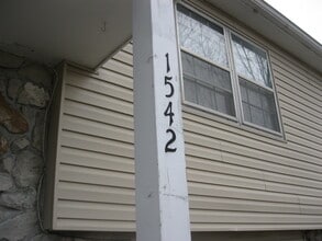 Building Photo - 1542 S Sonora Dr