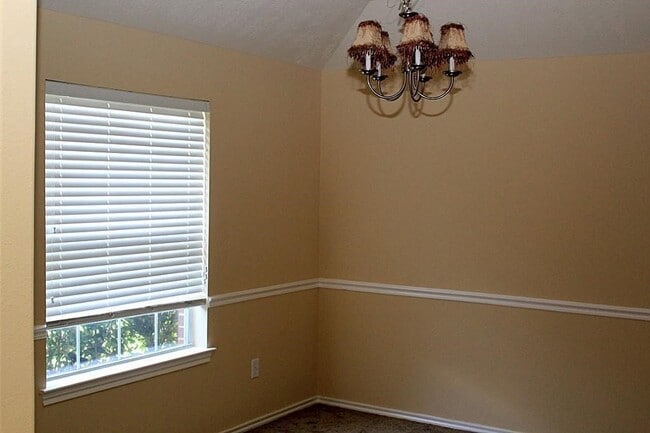 Foto del edificio - 6314 Bonnie Chase Ln