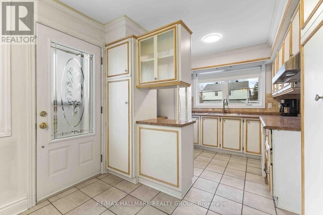 Building Photo - 1320 St. Jean St