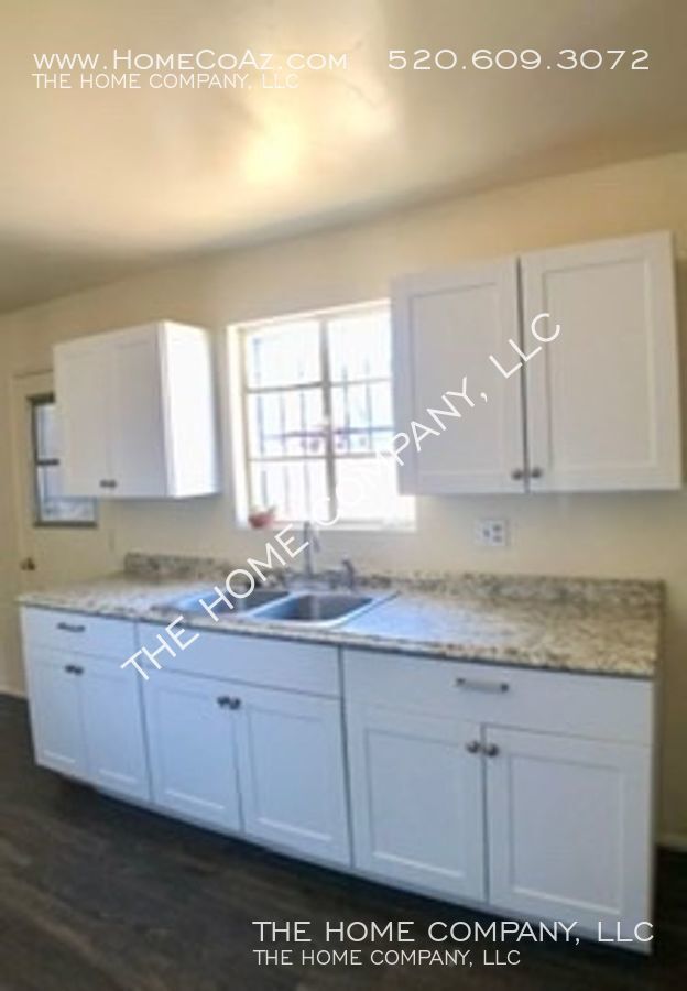 Building Photo - 2602 E Keswick Cir