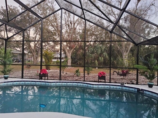 Building Photo - 404 Hazel Cir