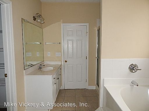 Building Photo - 609 Archard Dr