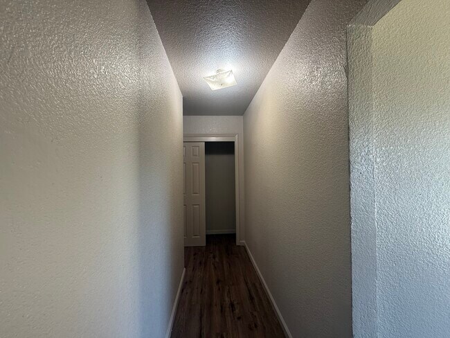 Foto del edificio - 2401 Strivens Ave