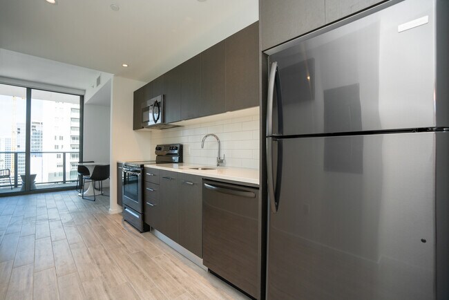 Foto del edificio - 300 SW 1st Ave