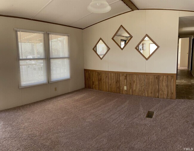 Building Photo - 594 Pearidge Rd