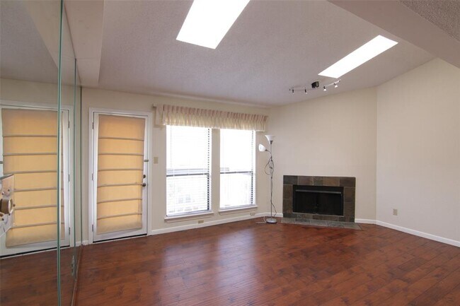Foto del edificio - 2277 S Kirkwood Rd
