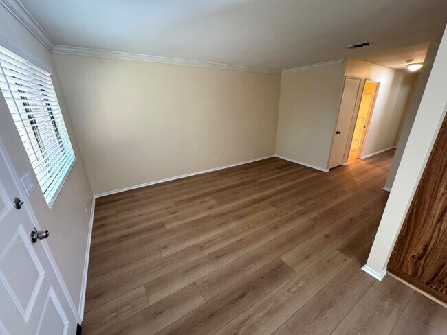Foto del edificio - Beautiful 2+1.75 Upstairs Condo in Desirable Parkside Community **MOVE-IN SPECIAL!**