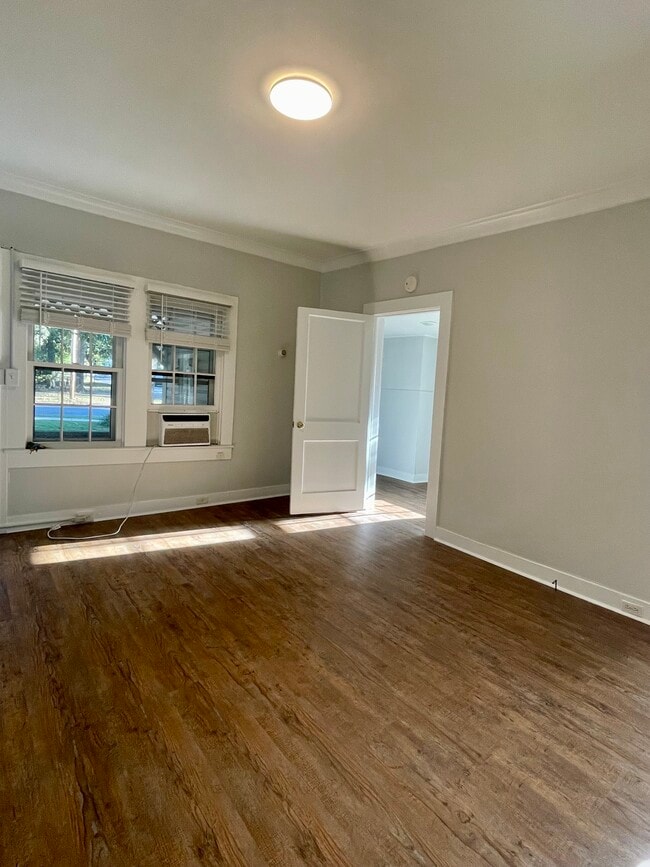 Foto del edificio - 310 N Bennett St