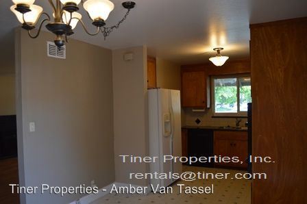 Building Photo - 10255 Croydon Way