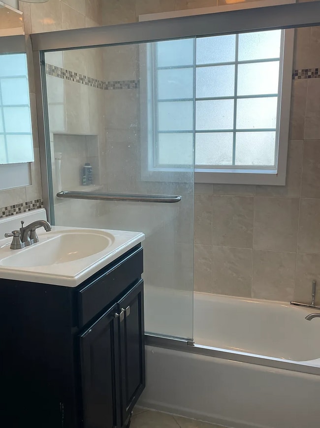 Example of similiar bathroom. - 47 Hatfield Rd