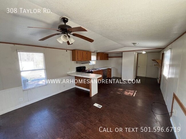 Foto del edificio - 308 Taylor Rd