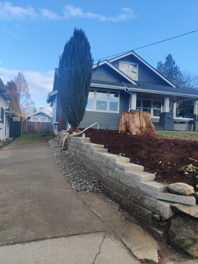 driveway parking for 2 cars - 10220 56th Ave S